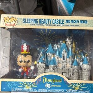 Funko Pop Disney Sleeping Beauty Castle Mickey #21